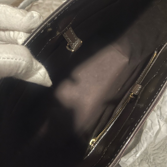 Louis Vuitton Vernis Patent Monogram - Picture 8 of 9